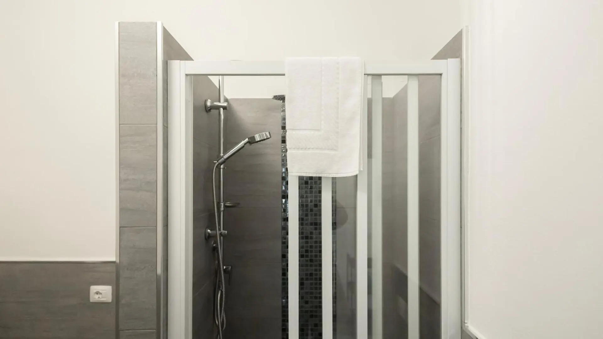 Flora 57 - Splendido Loft Nel Cuore Dei Navigli Milán Apartmán