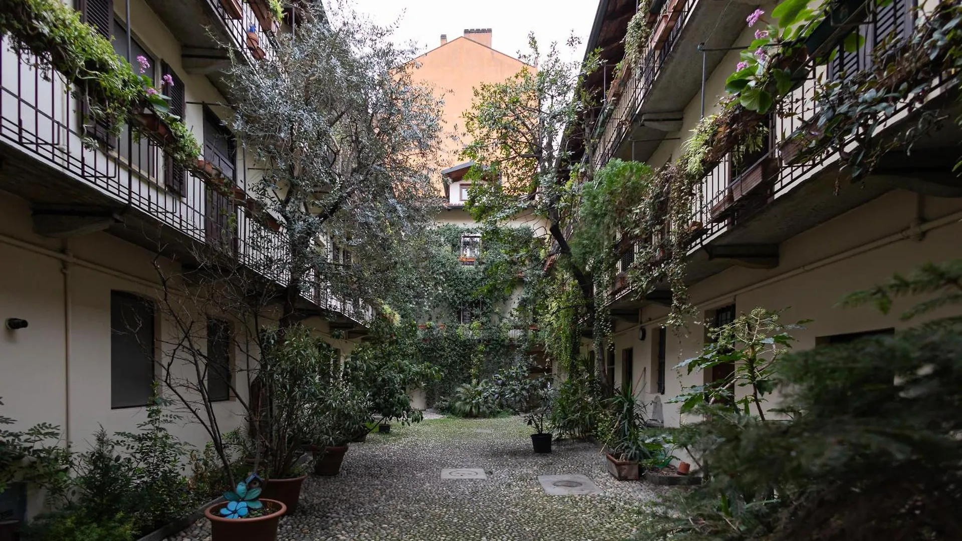 Flora 57 - Splendido Loft Nel Cuore Dei Navigli Milán